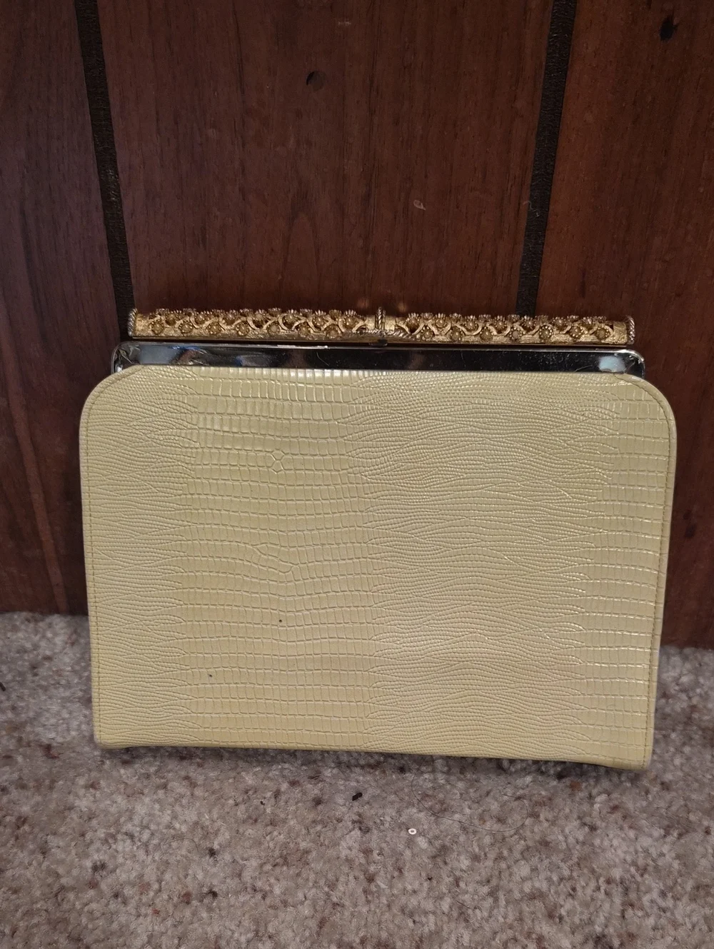 Vintage 1950s Gold Ornate Elegant Cream Textured Frame Clutch